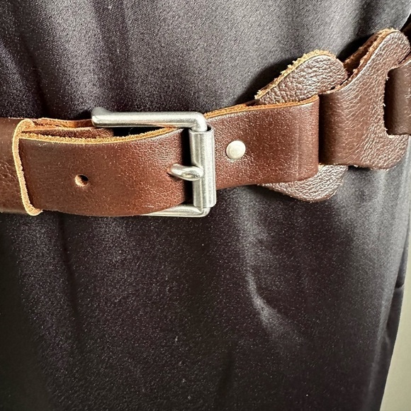 BELT Brown Link Design Faux Leather Fashion Design Women 36 Silver Hardware EUC - Picture 4 of 10